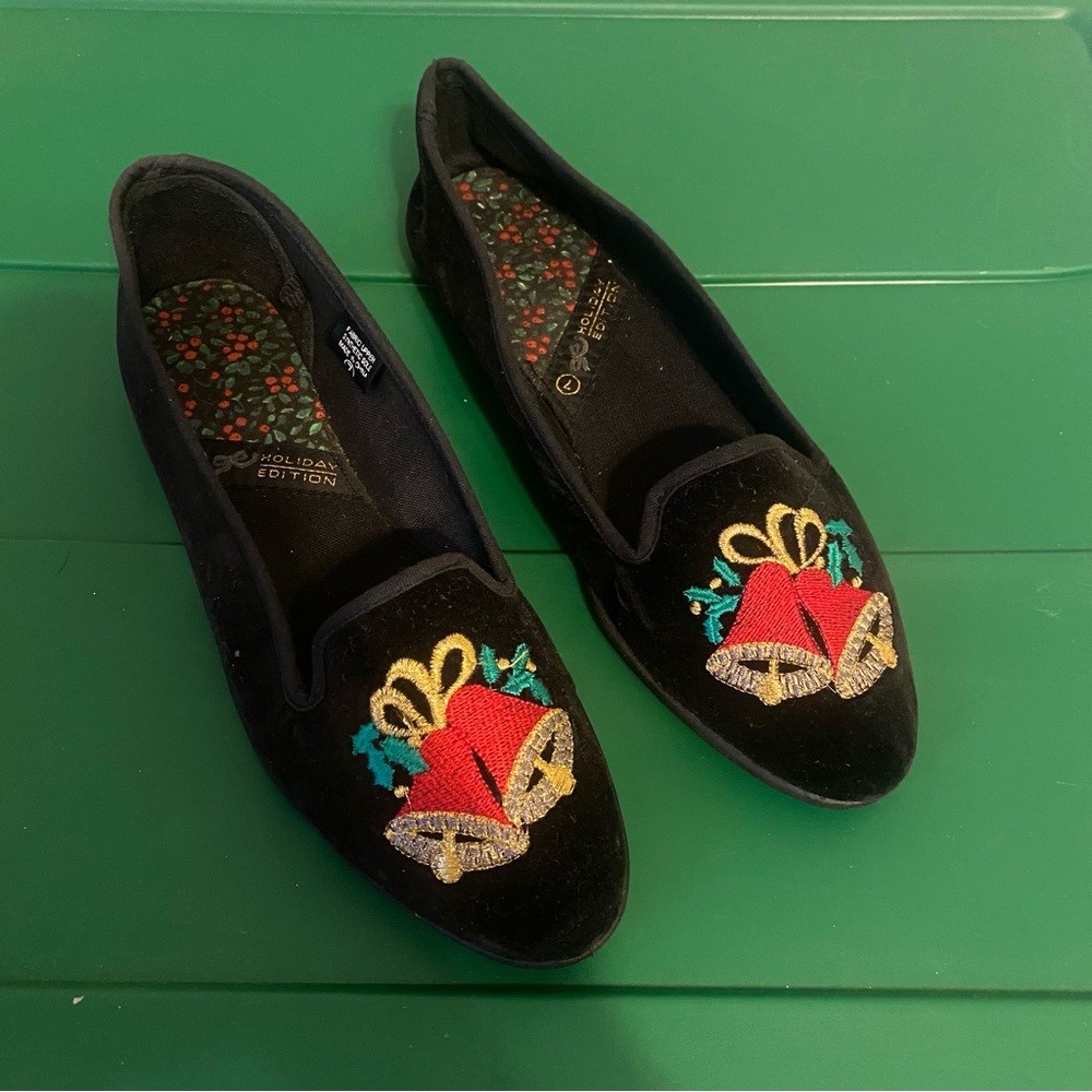 Vintage Holiday Edition Bells Christmas Shoes